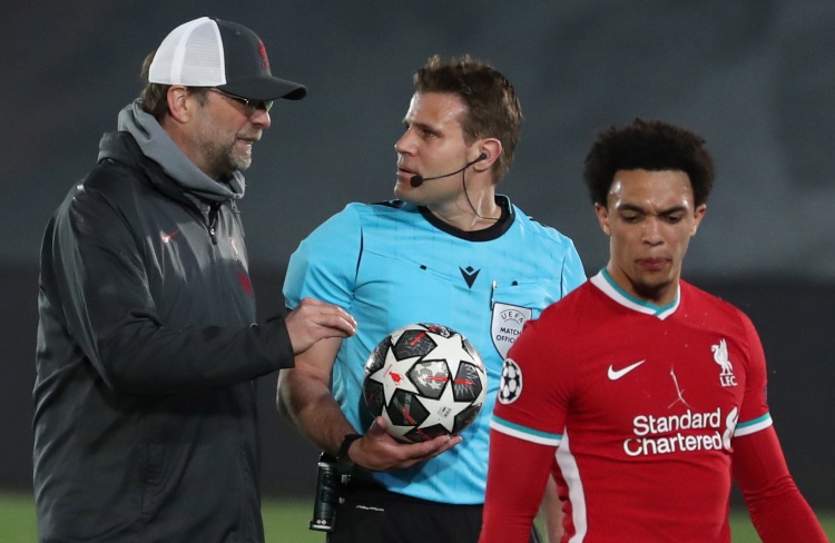 高尔夫——2025蓝湾大师赛开赛