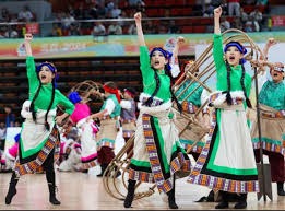 美媒：美知名高尔夫球手泰格·伍兹证实与小特朗普前妻恋情，伊万卡祝福