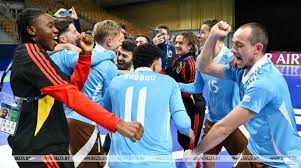 这手球？哈兰德轻松抢点破门，帮助曼城1比0热刺重回前四…